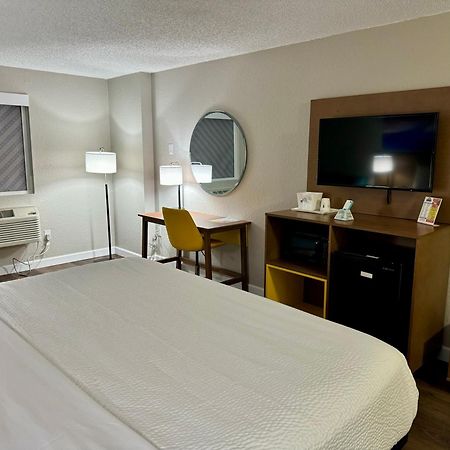 Days Inn by Wyndham Sarasota I-75 Vamo Bagian luar foto