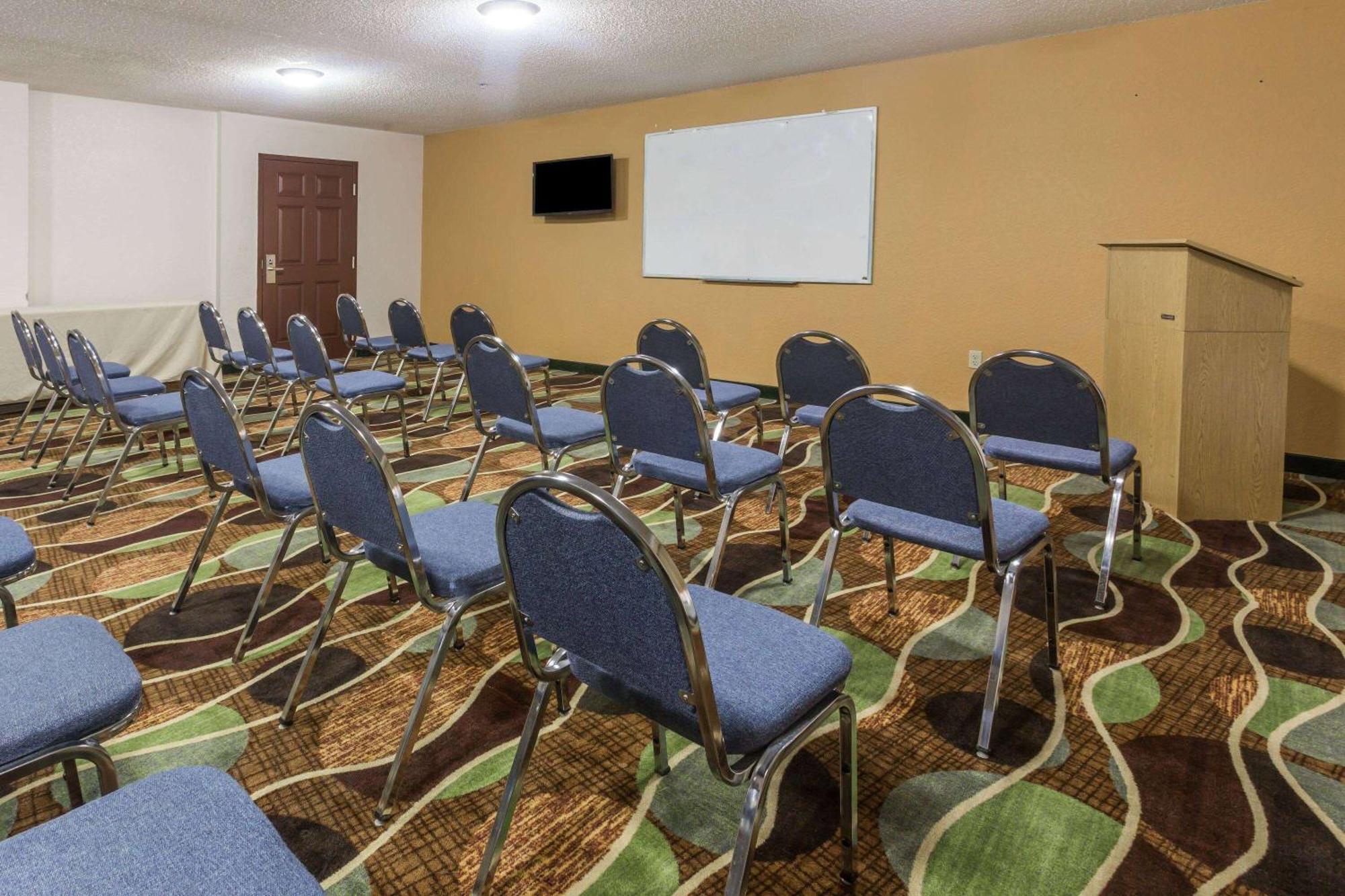 Days Inn by Wyndham Sarasota I-75 Vamo Bagian luar foto